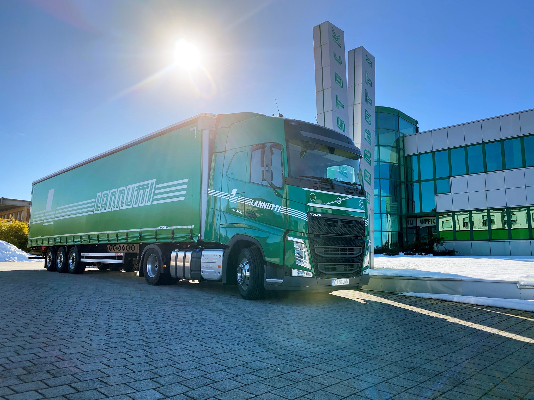 Italijos vežėjas įsigijo 1000 Volvo sunkvežimių su naujausia degalus taupančia technologija