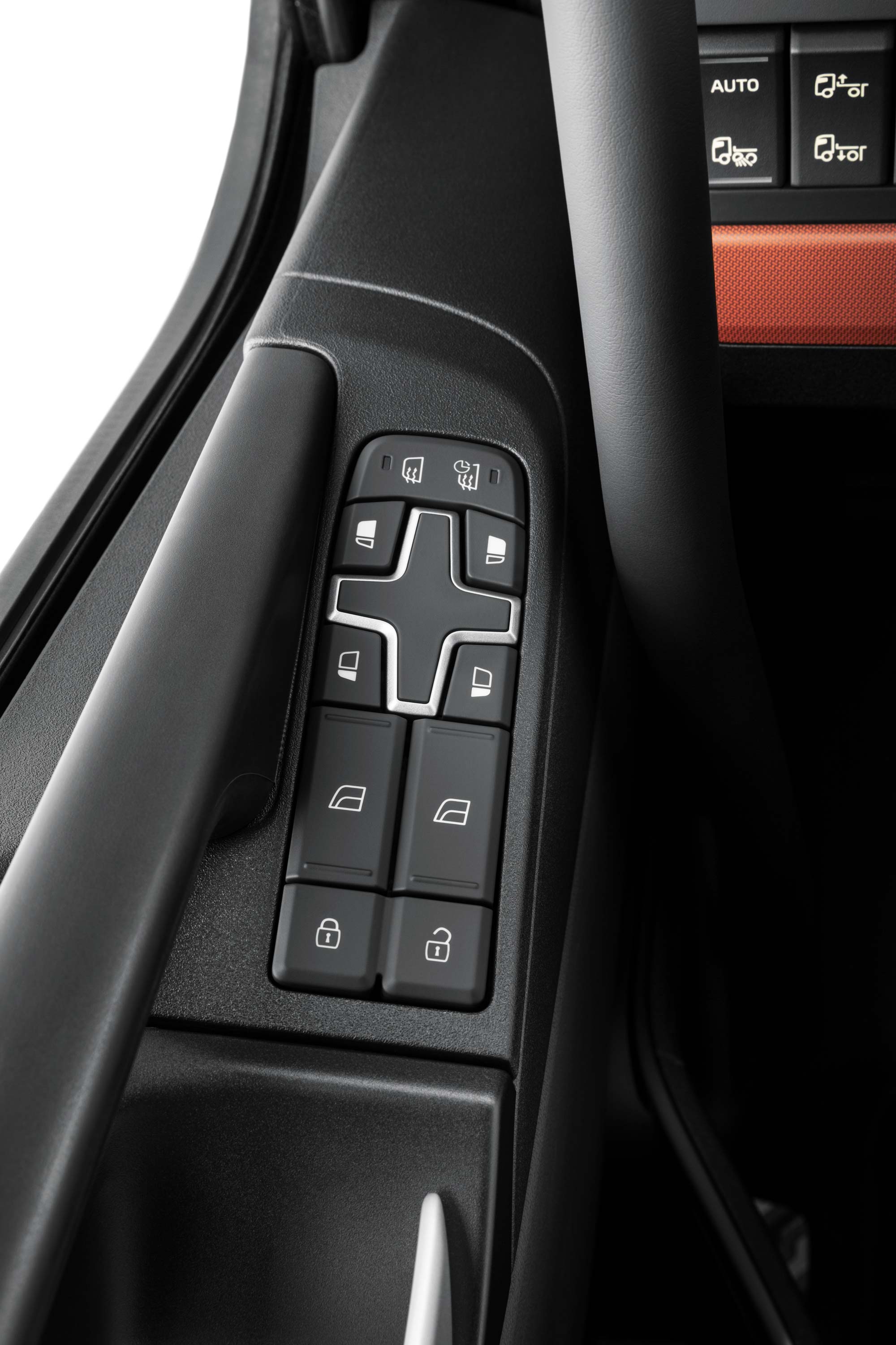 „Volvo FH16“ salone integruotus valdiklius lengva pasiekti.