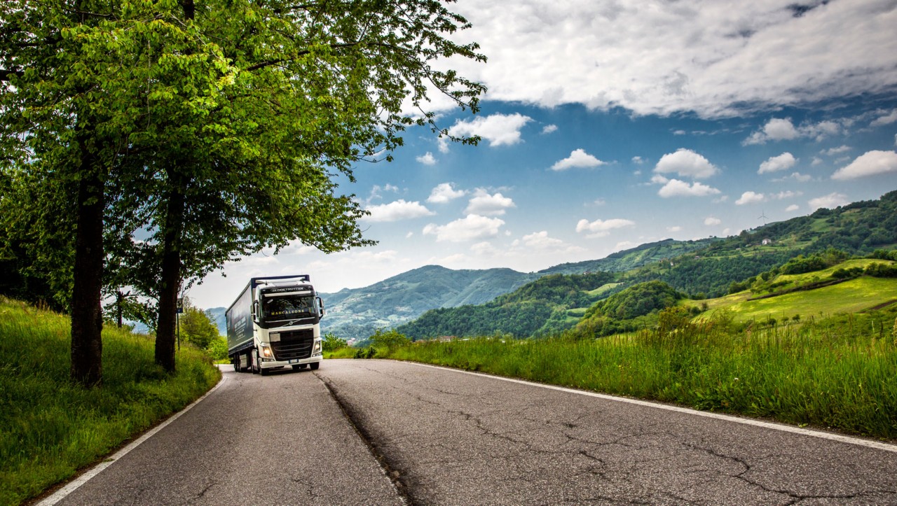 „Sartori Transporti“ sunkvežimiai įprastai per metus nuvažiuoja 150 000 km. Kai naudojama „I-Shift Dual Clutch“, jie skaičiuoja, kad kiekvienas sunkvežimis kasmet degalams sutaupo 2 500 Eur. 